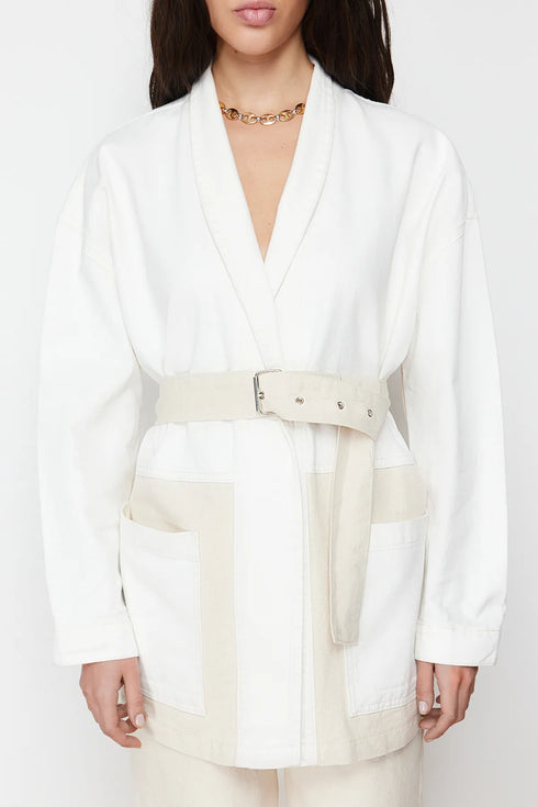 جكيت جينز بحزام - أبيض