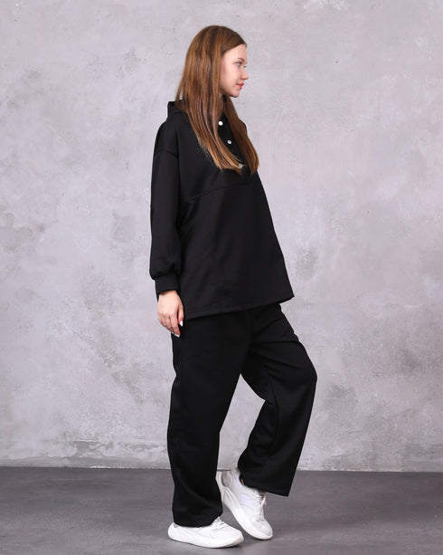 طقم نسائي باللون الأسود