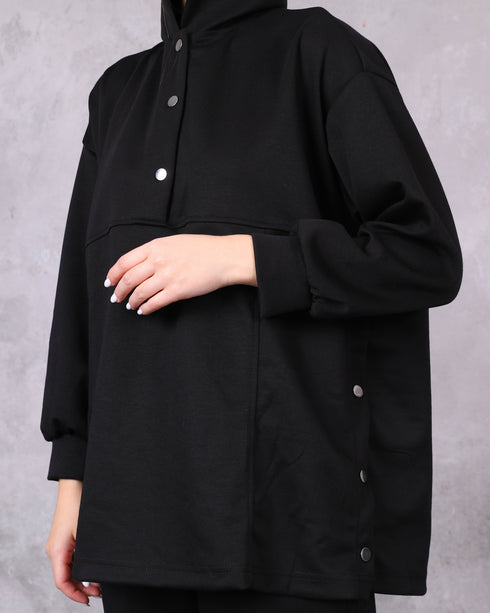 طقم نسائي باللون الأسود