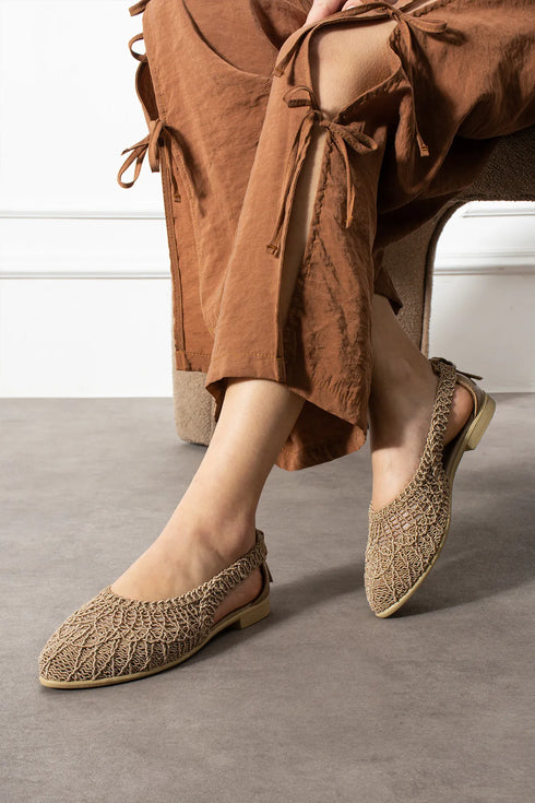 حذاء باليرينا من الدانتيل - بني