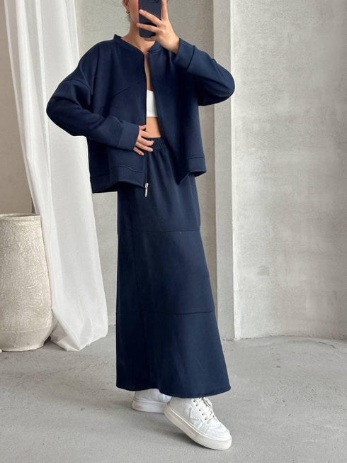 طقم قطعتين باللون الكحلي