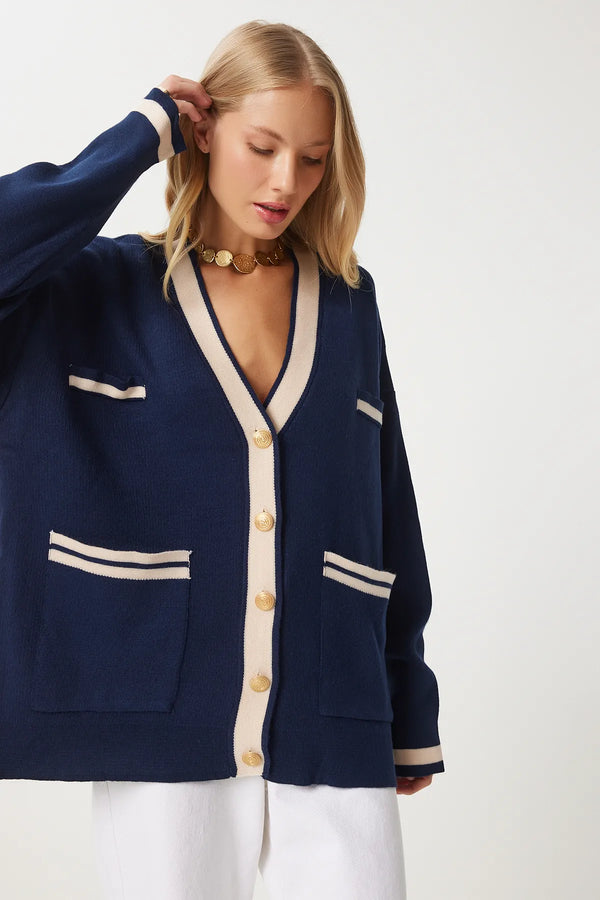 جرزة صوفية مخططة باللون الأزرق الغامق