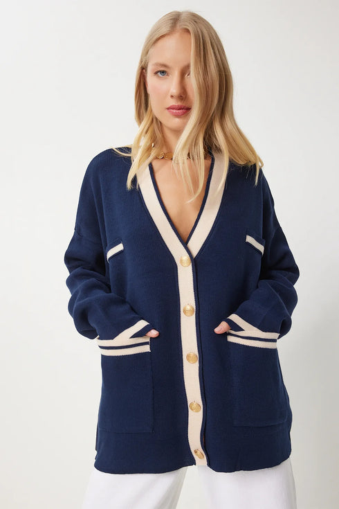 جرزة صوفية مخططة باللون الأزرق الغامق