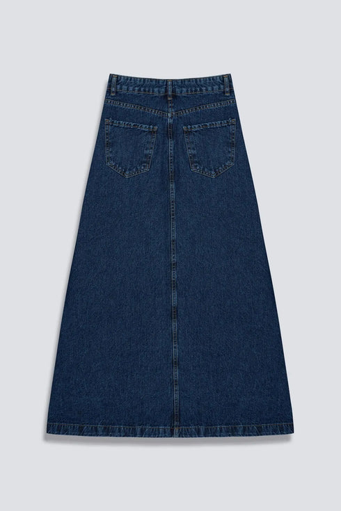 تنورة طويلة من الجينز باللون الأزرق