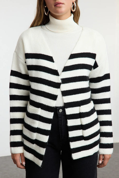 جرزة صوفية مخططة لون أسود