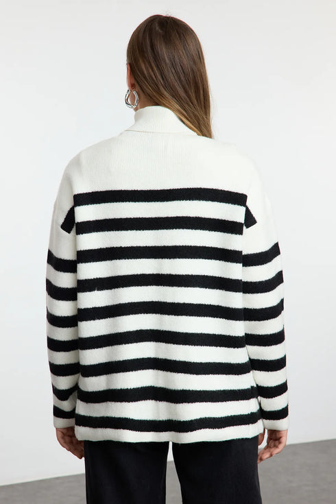 جرزة صوفية مخططة لون أسود