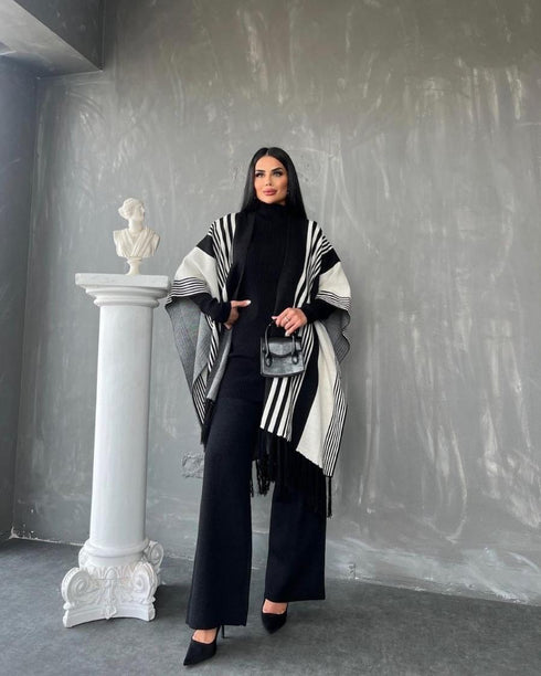 طقم صوف لون أسود 3 قطع