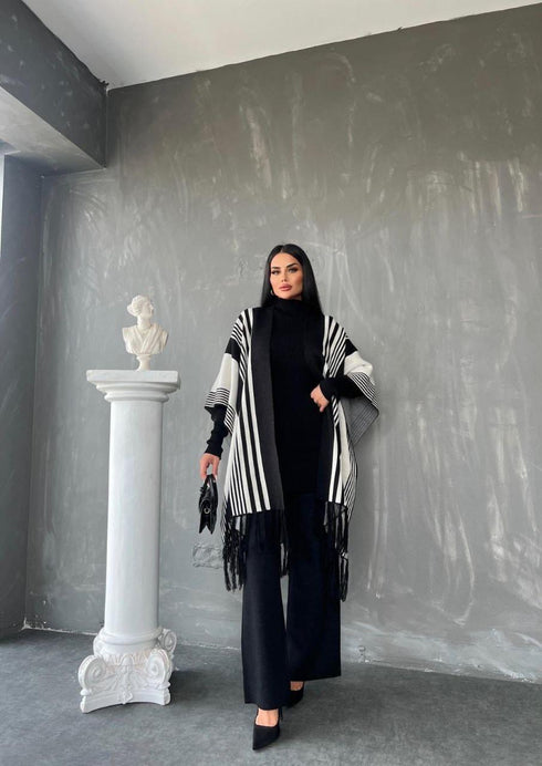 طقم صوف لون أسود 3 قطع