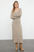 فستان تريكو طويل باللون البيج