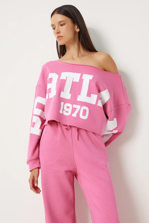 طقم بدلة رياضية لون فوشيا