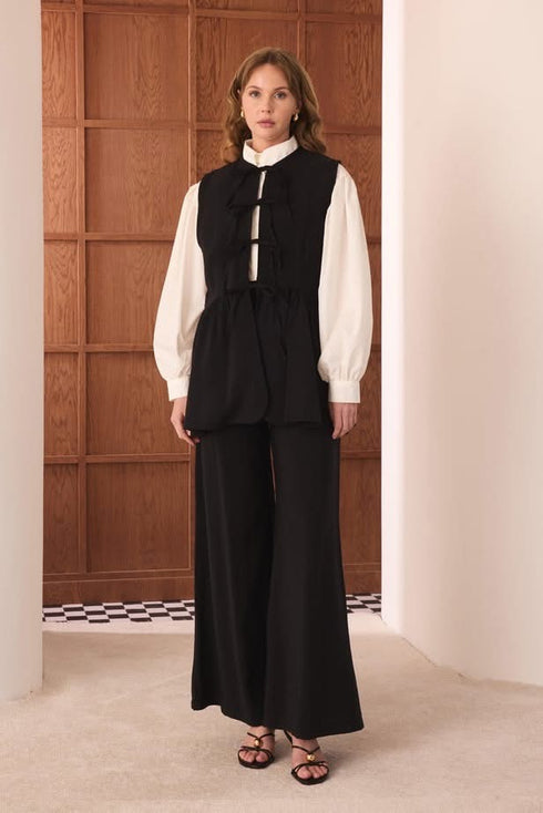 طقم ڤزت وبنطلون - أسود