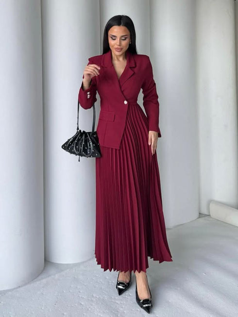 فستان كسرات أنيق باللون البوردو