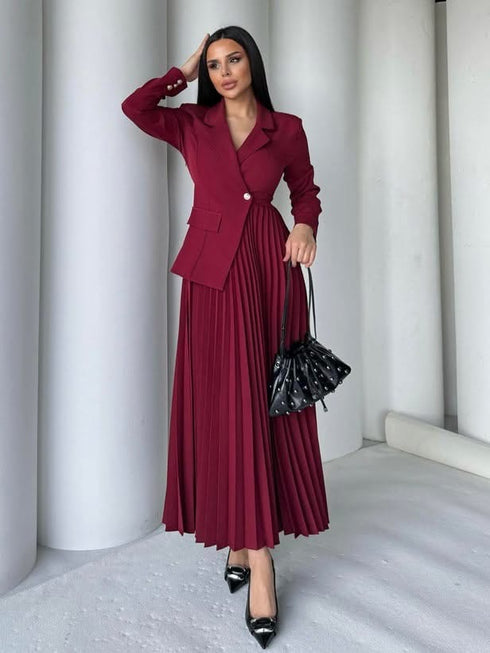 فستان كسرات أنيق باللون البوردو