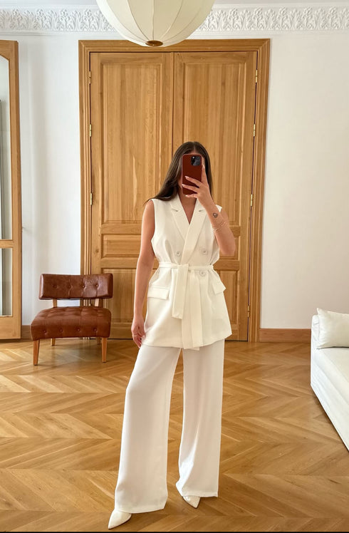 طقم ڤيست وبنطلون - أبيض