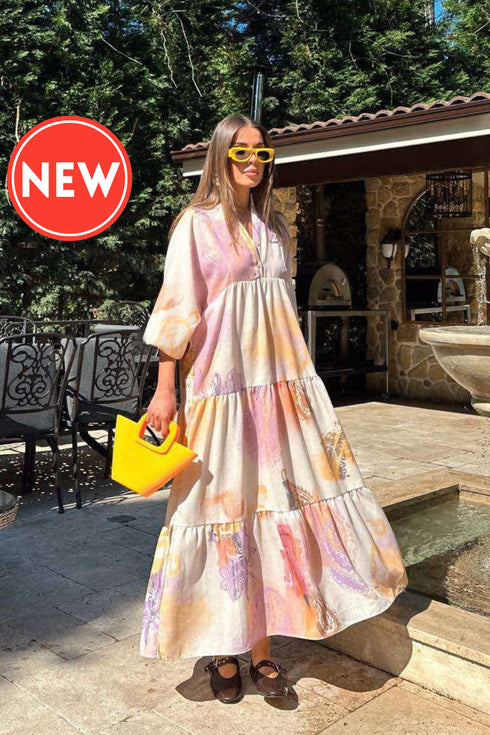 فستان واسع بألوان هادئة وقصة مريحة