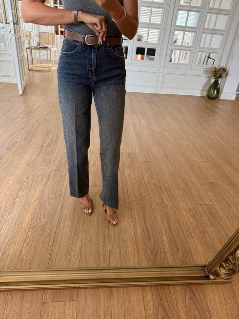 جينز غامق يومي عملي