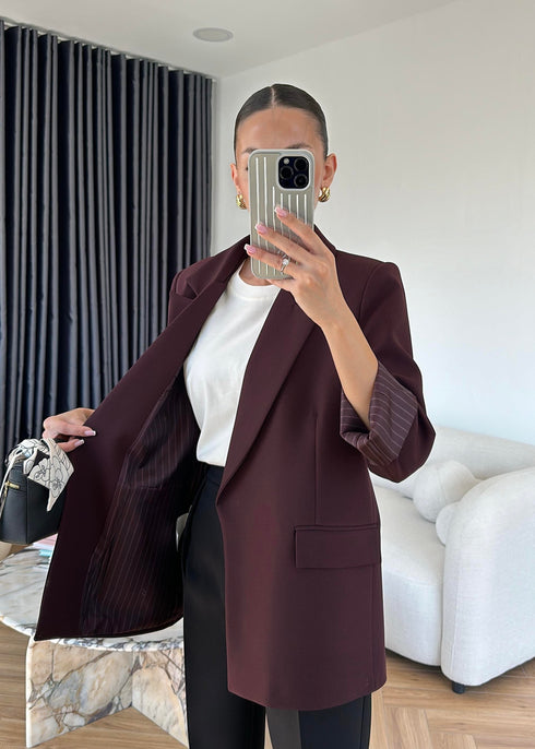 بليزر خريفي مبطّن لإطلالة عصرية