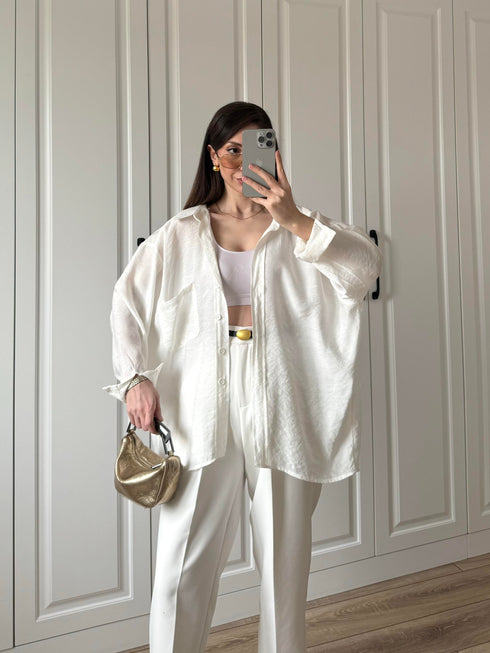 قميص لون أبيض اوفر سايز
