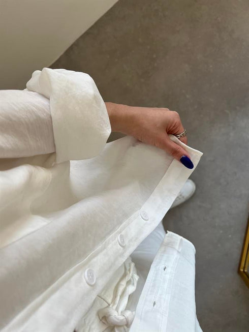 قميص لون أبيض اوفر سايز