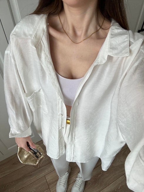 قميص لون أبيض اوفر سايز