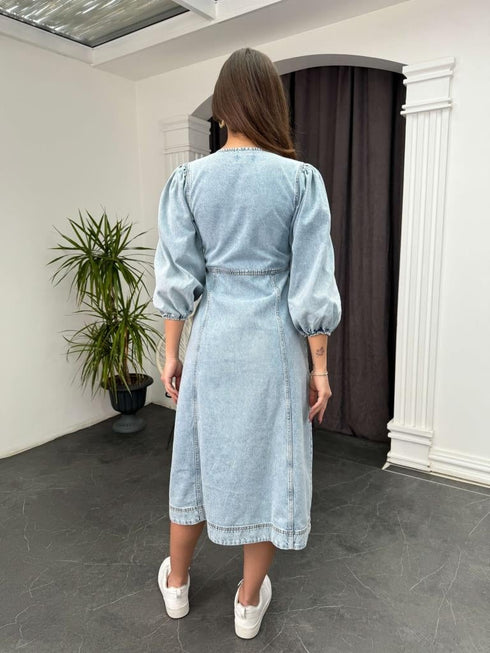 فستان جينز فاتح