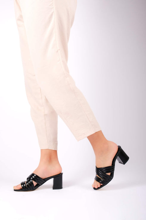 Black Leather Patterned Heeled Slippers
