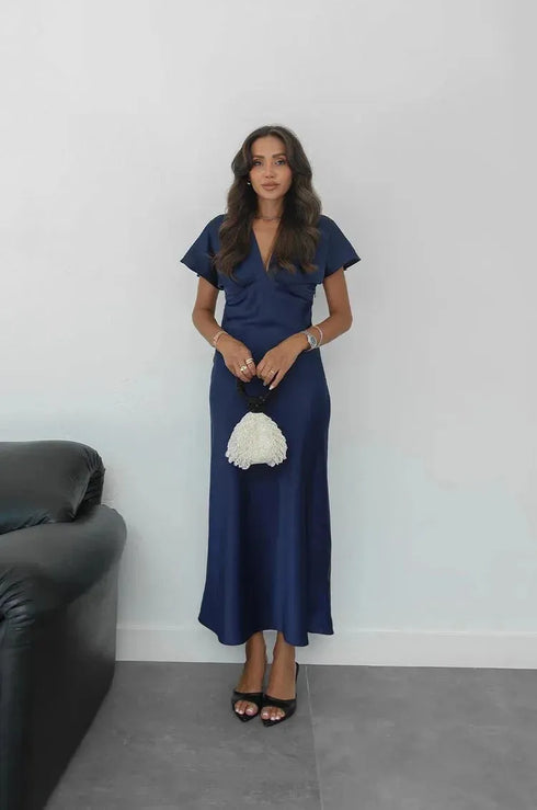 فستان ساتان متوسط الطول