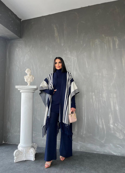 طقم صوف لون كحلي 3 قطع