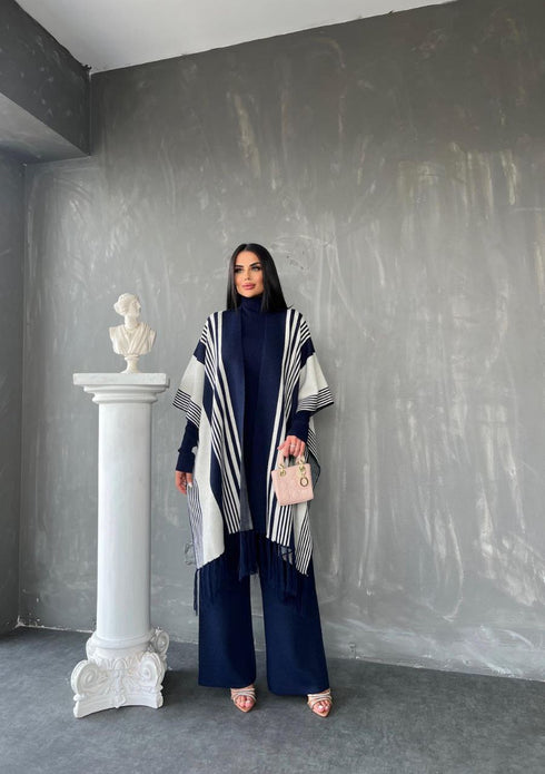 طقم صوف لون كحلي 3 قطع