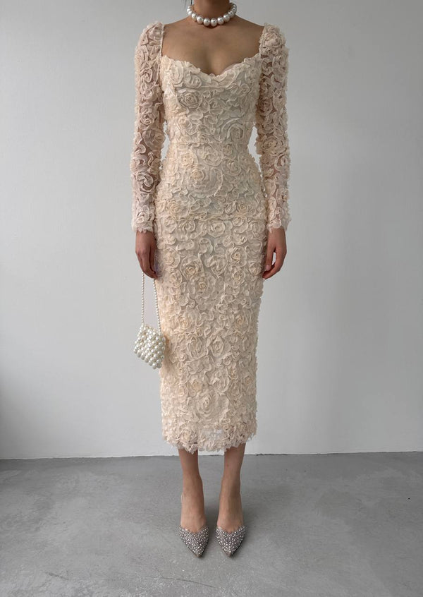 فستان ميدي أنيق بالورود ثلاثية الأبعاد