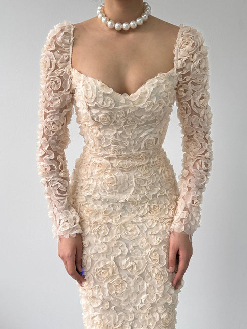 فستان ميدي أنيق بالورود ثلاثية الأبعاد