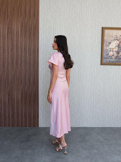 فستان ساتان متوسط الطول