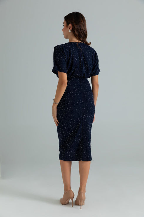 فستان منقط بأكمام واسعة