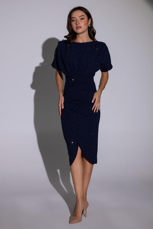 فستان منقط بأكمام واسعة