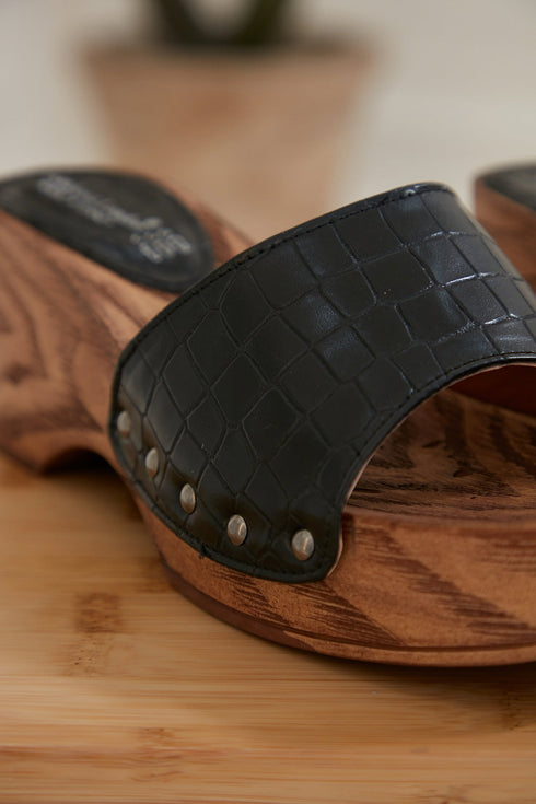 Black Crocodile Pattern Faux Leather Heeled Slippers