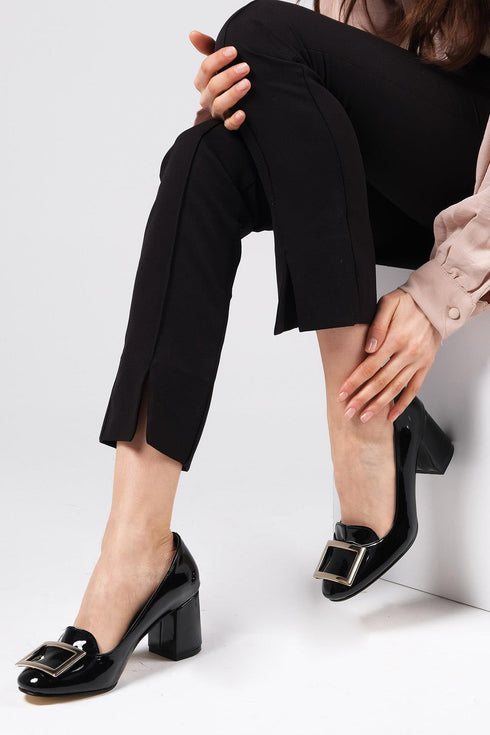 حذاء بكعب عالي لون أسود